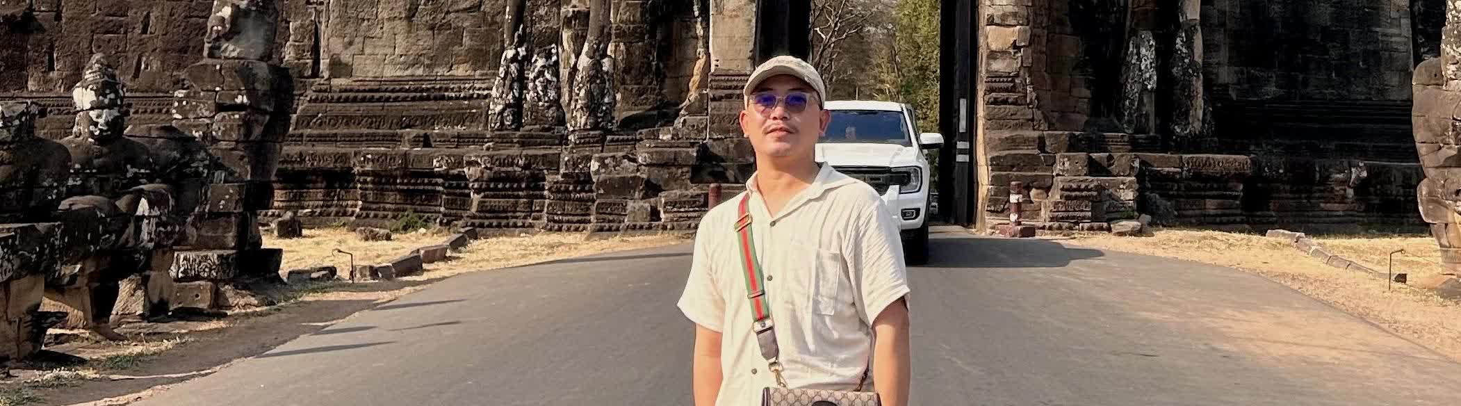 រ៉ា  សាក់