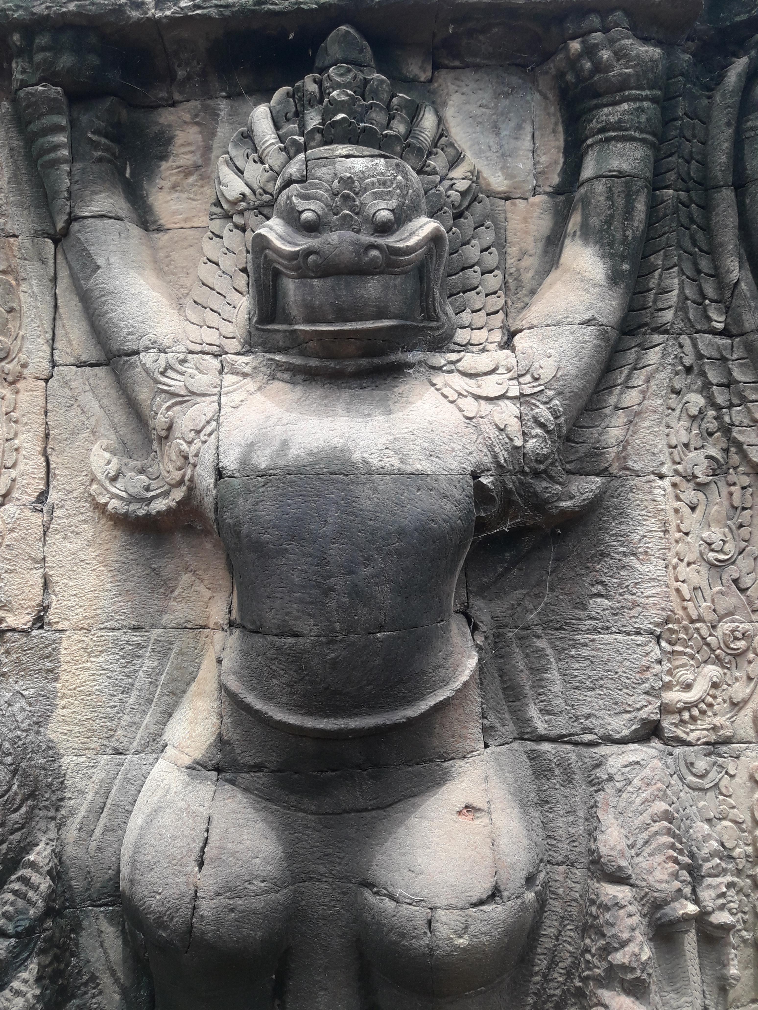 ក្រុមអ្នកផលិតមាតិកា