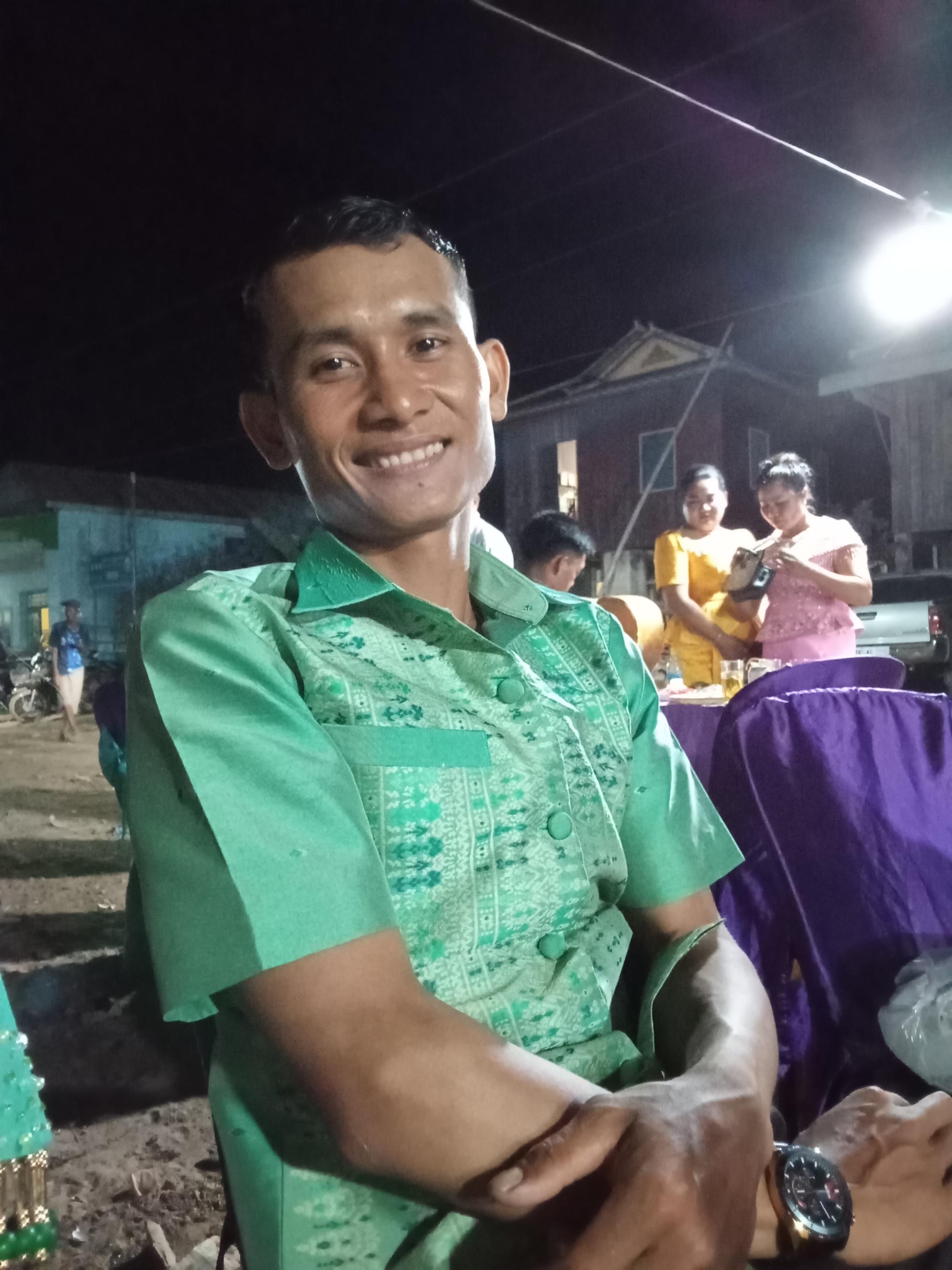 ជូ លី