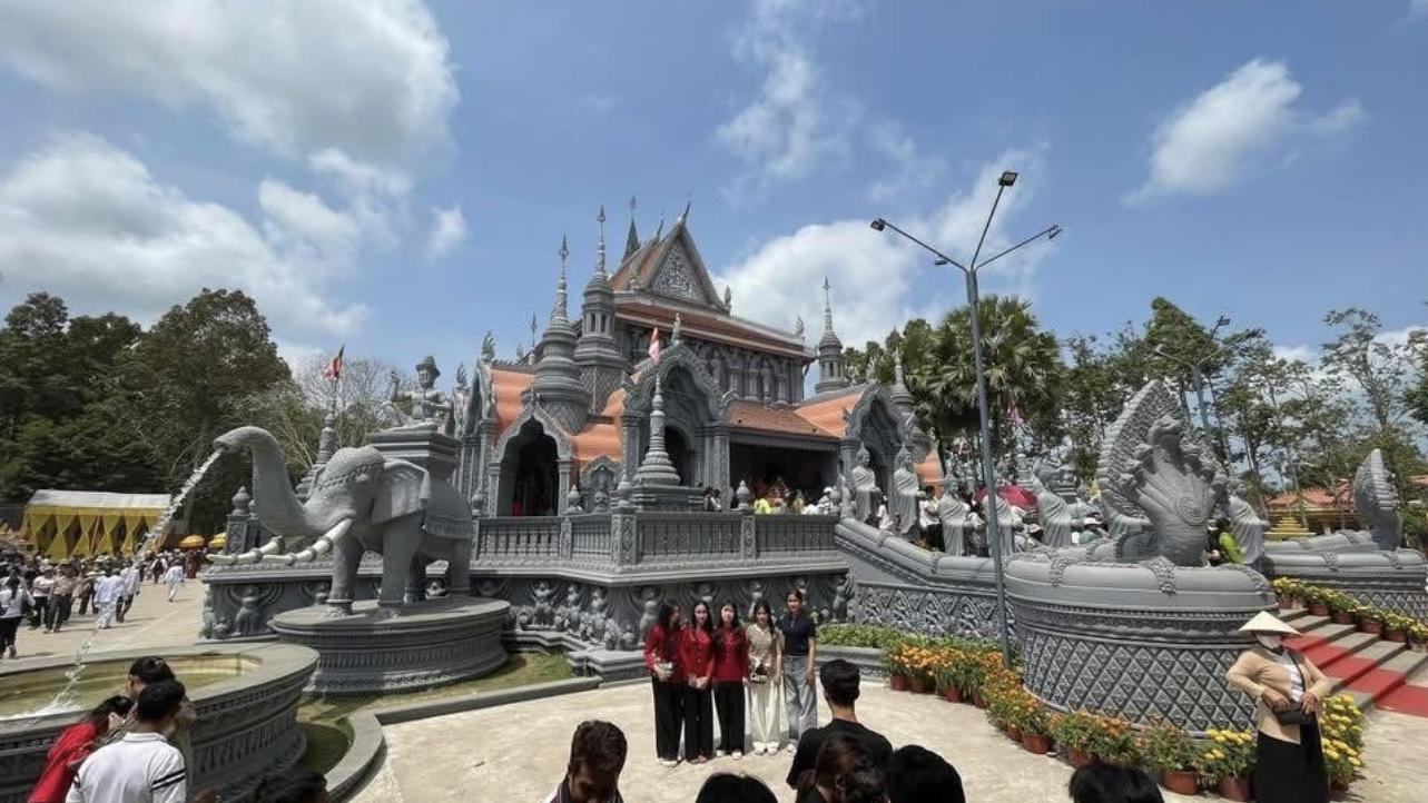 Bạch Tra Thạch