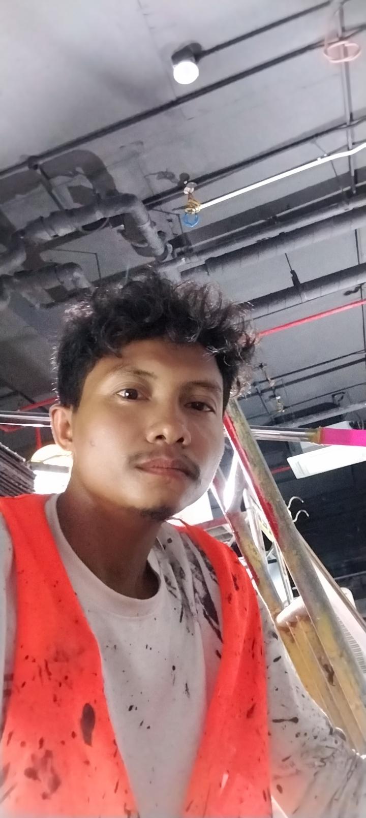 ធីន ធីន