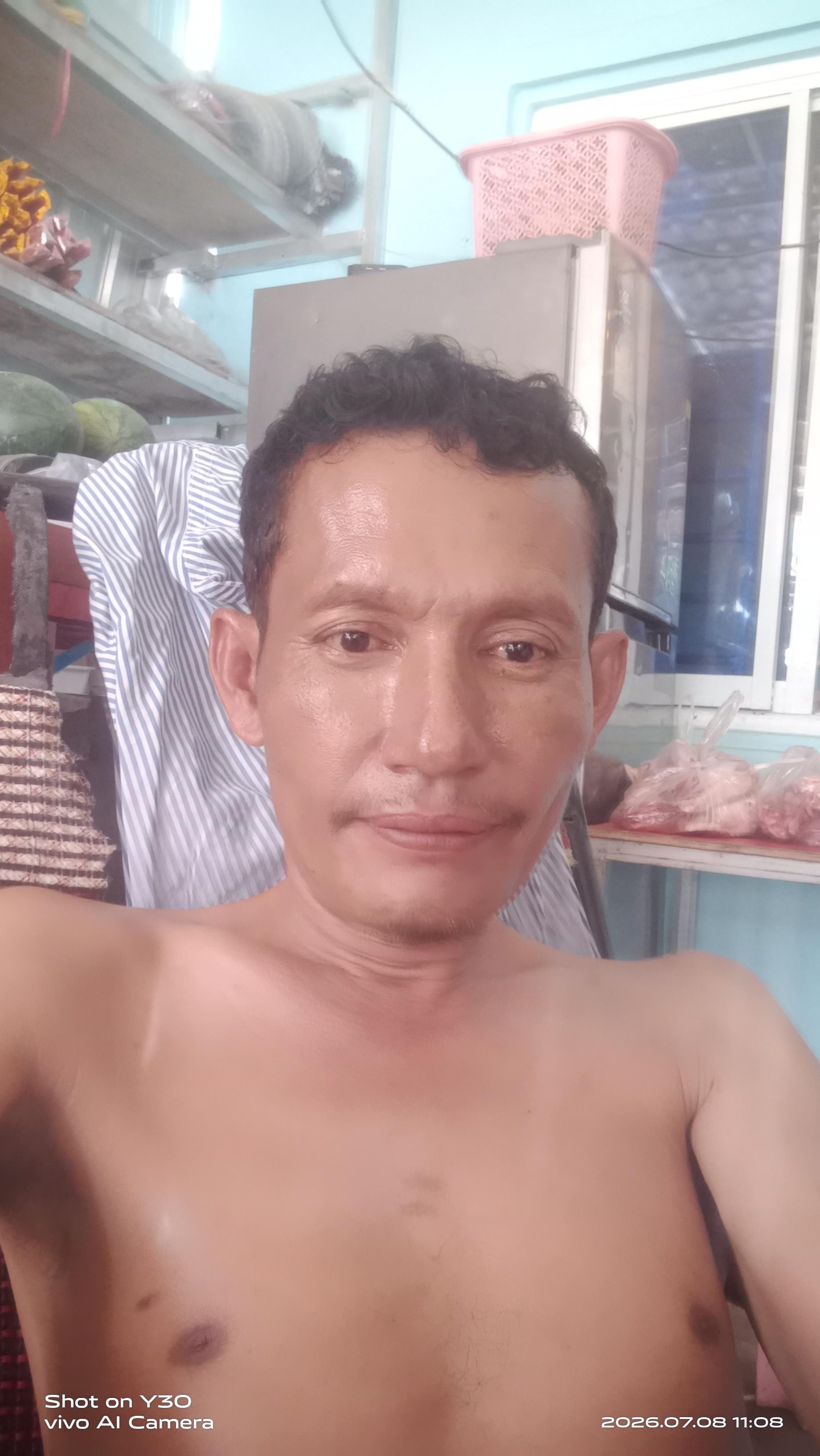 ថាច ថាច